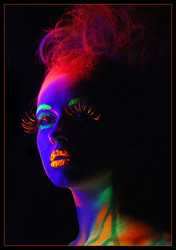 Краски боди-арт,  светящиеся в ультрафиолете